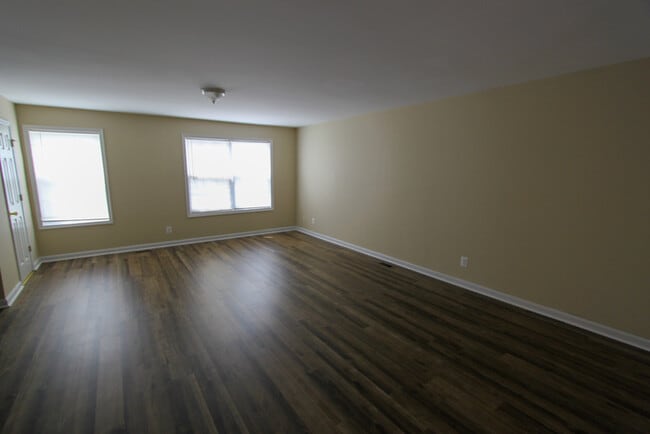 Building Photo - Mills Farm Townhome