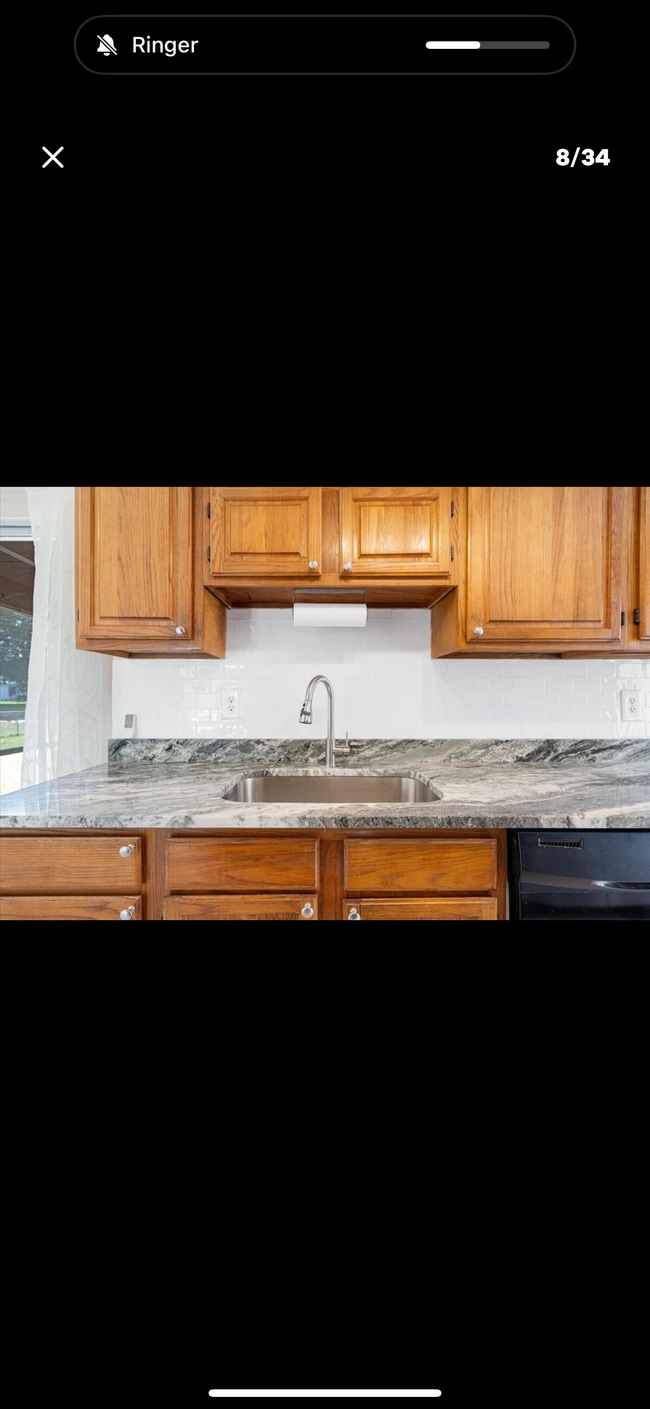 Building Photo - 748 Altura St