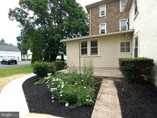 Primary Photo - 1926 Hilltown Pike