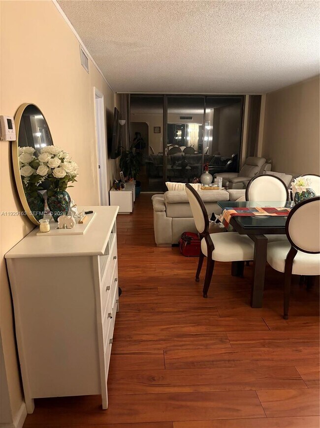 Building Photo - 3401 N Country Club Dr