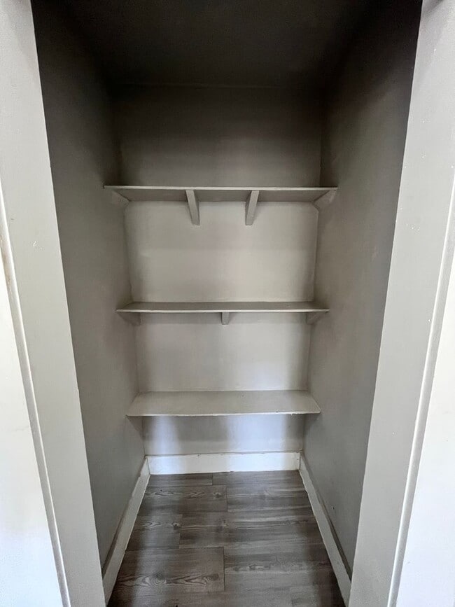 Building Photo - Gorgeous Studio Near The Pearl!