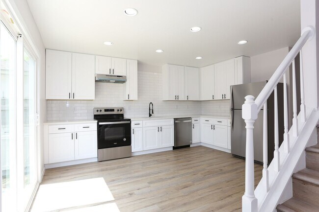 Building Photo - RENOVATED 3-BEDROOM HOME IN CONVERSE, JUDS...