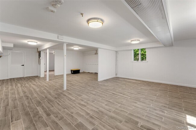Building Photo - 128 Moorland Dr