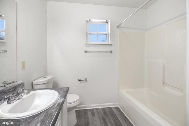 Building Photo - 6437 Terrace Ct