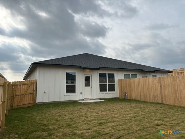 Building Photo - 3809 Hackberry Dr