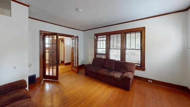 Building Photo - 815 Dewey-815DEW