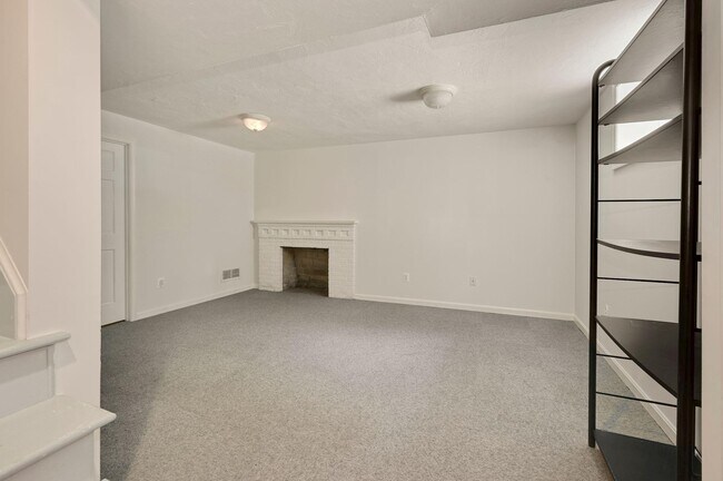 Building Photo - 4505 Alton Pl NW
