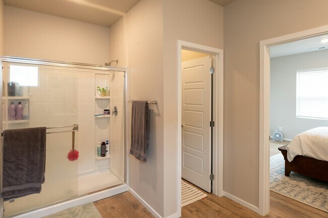 Building Photo - 8210 Allora Rd