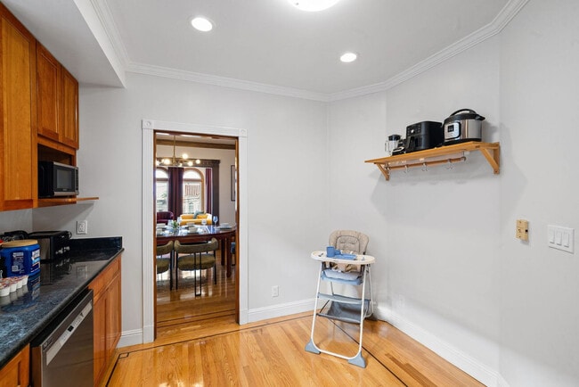 Building Photo - 2216 18th Ave