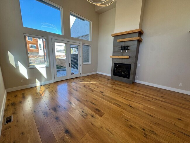 Building Photo - Perfect Sloan Lake Home with all the features and great views