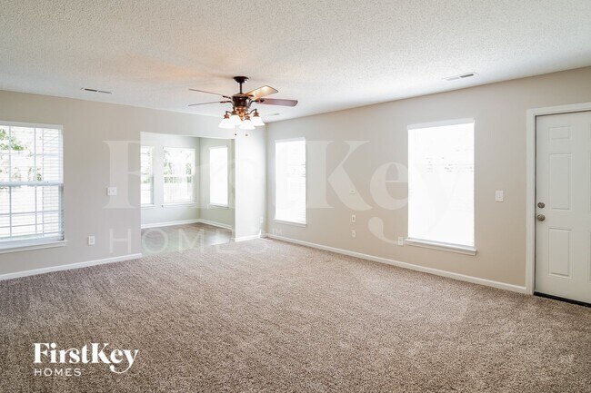 Building Photo - 335 Seneca River Dr