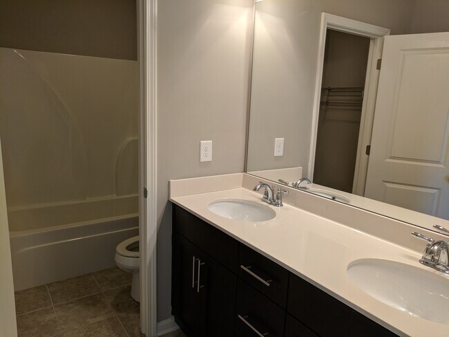 Building Photo - 903 Proctor Ranch Dr
