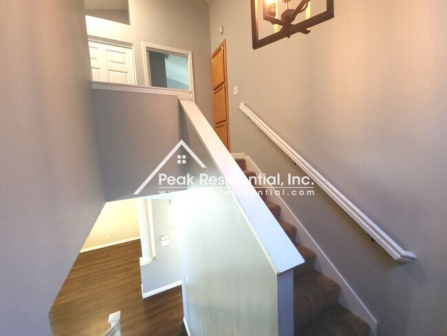 Building Photo - 10172 Sheffield Oak Way