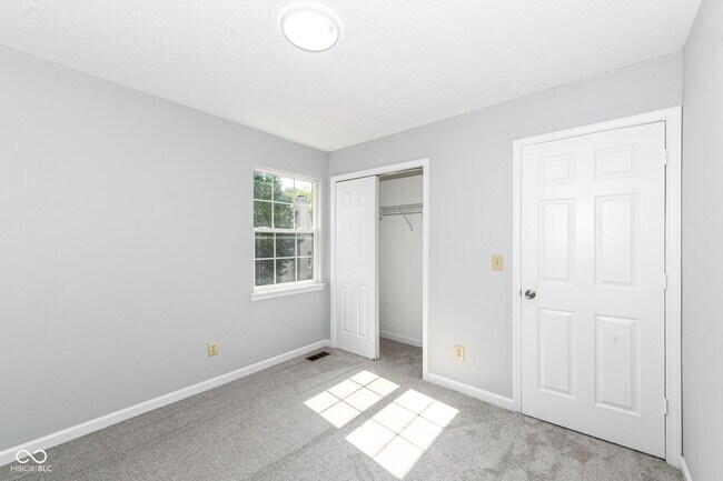 Building Photo - 510 Grand Woods Dr