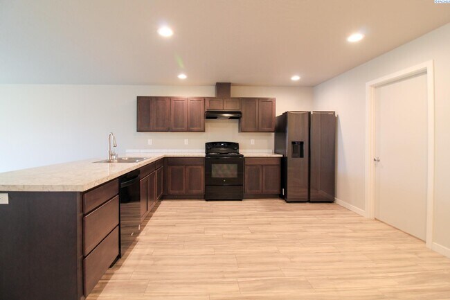 Building Photo - 3 Bed/2 Bath Duplex in Pasco