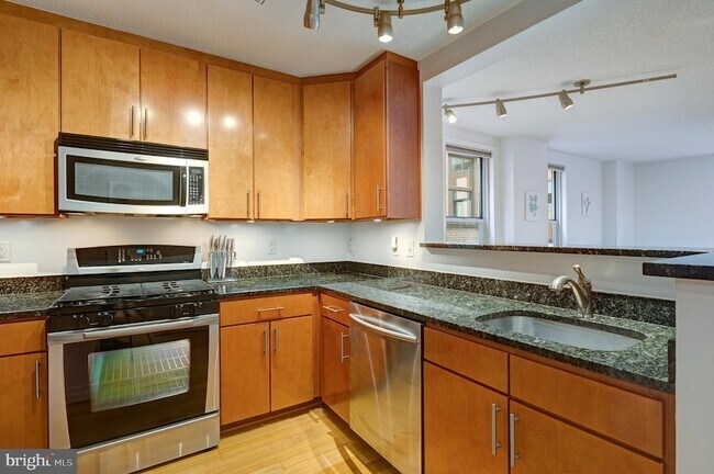 Building Photo - 915 E Street NW Unit 1001