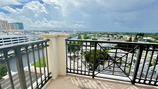Building Photo - 8395 SW 73rd Ave