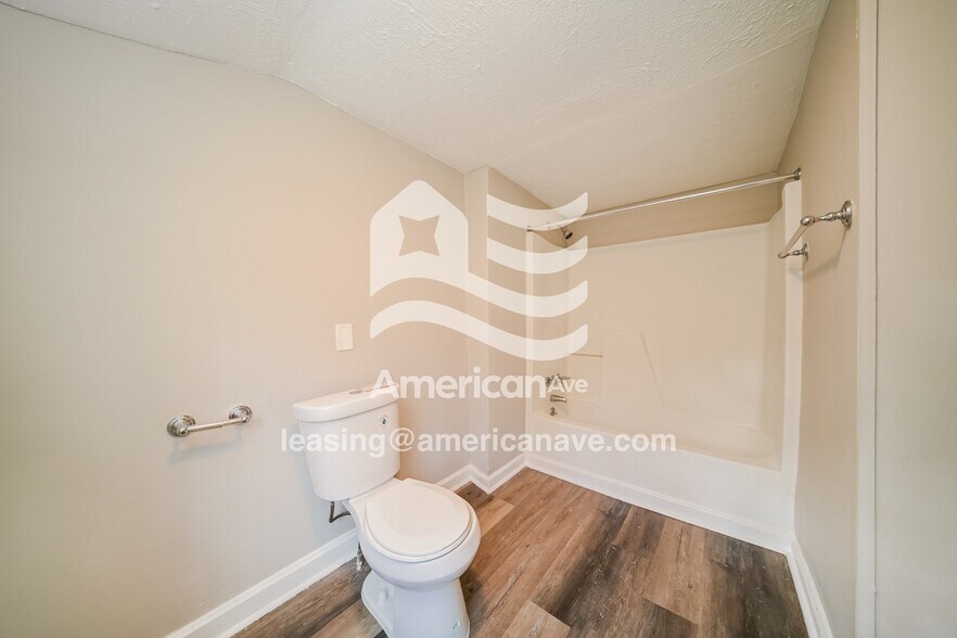 Building Photo - 603 Park Ave