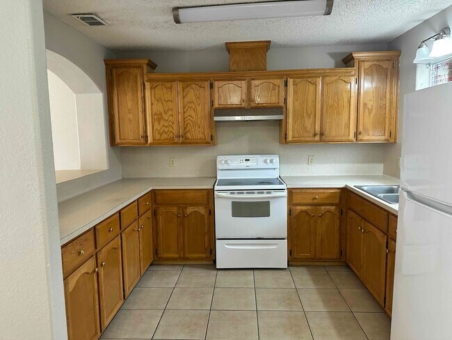 Building Photo - 1821 W Portales Dr