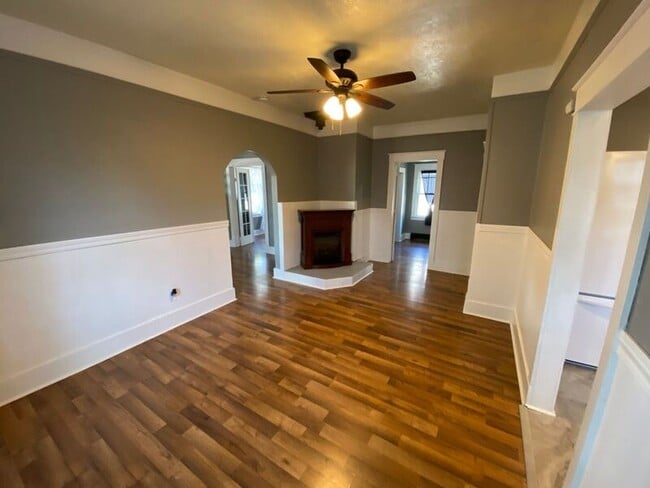 Building Photo - 1017 Elm St NW