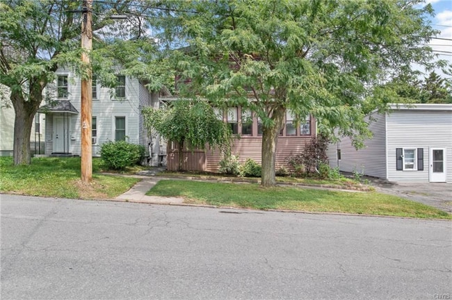 Building Photo - 315 Boyden St