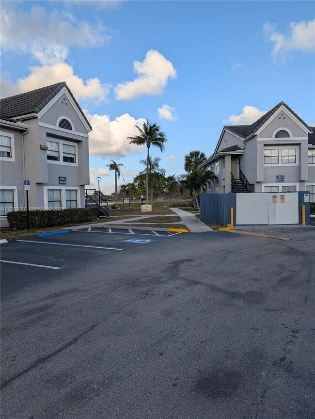 Building Photo - 15067 SW 103rd Terrace