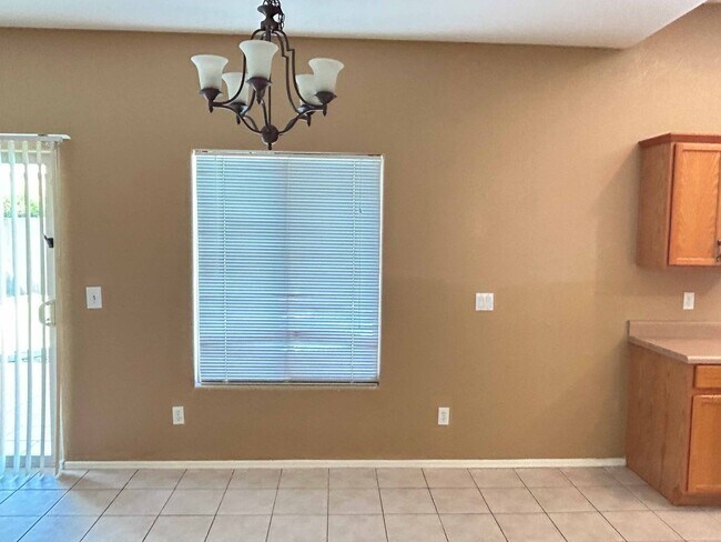 Building Photo - MOUNTAIN VISTA RANCH HOME WITH POOL AND SP...