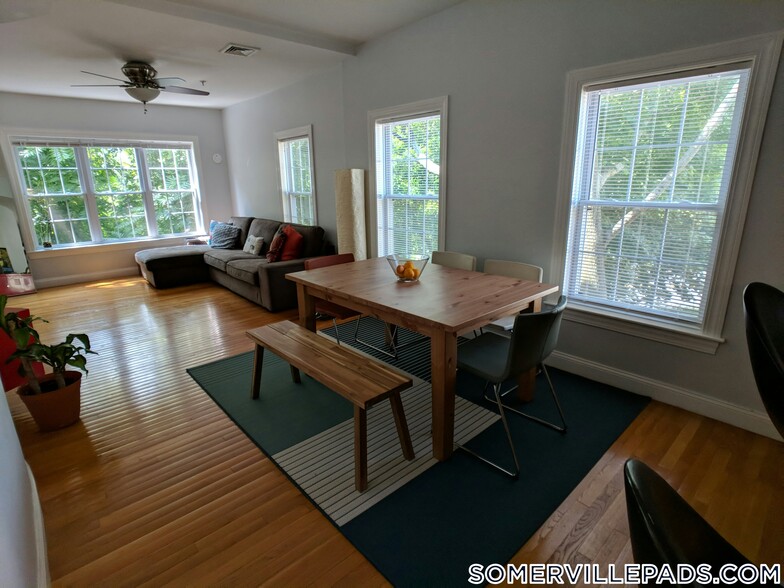 Primary Photo - 104 Woodstock St