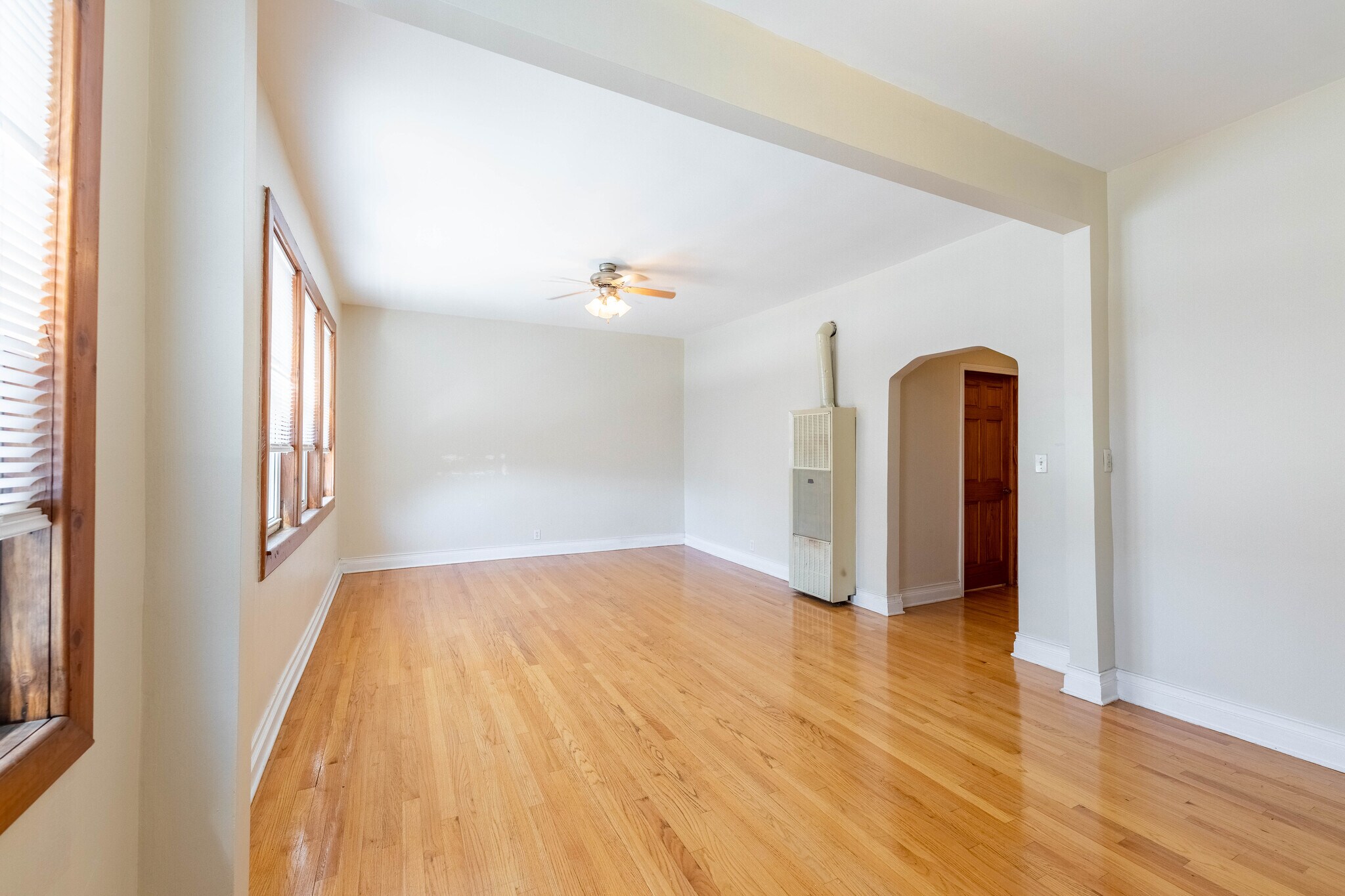 Building Photo - 2058 W 19th St