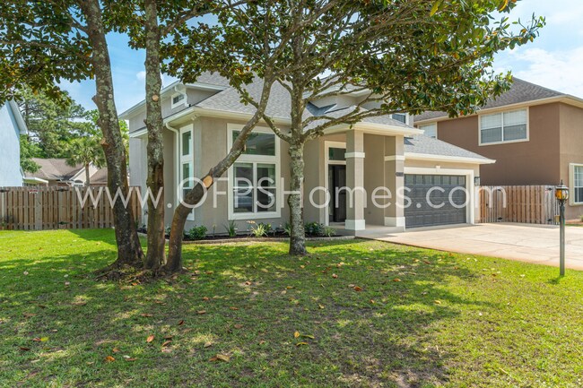 Building Photo - AVAILABLE BY JULY 15