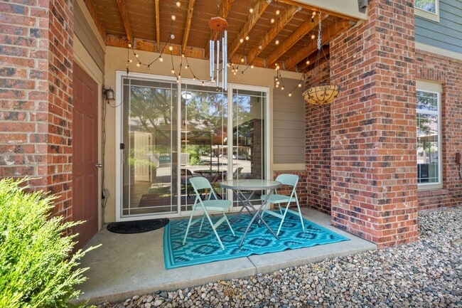Building Photo - 2450 Windrow Dr