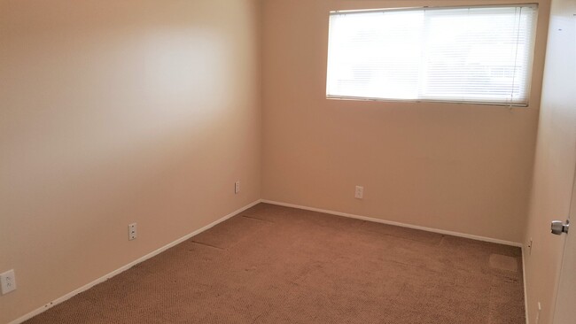 Building Photo - 3 Bedroom House in Laguna Lake Area with F...