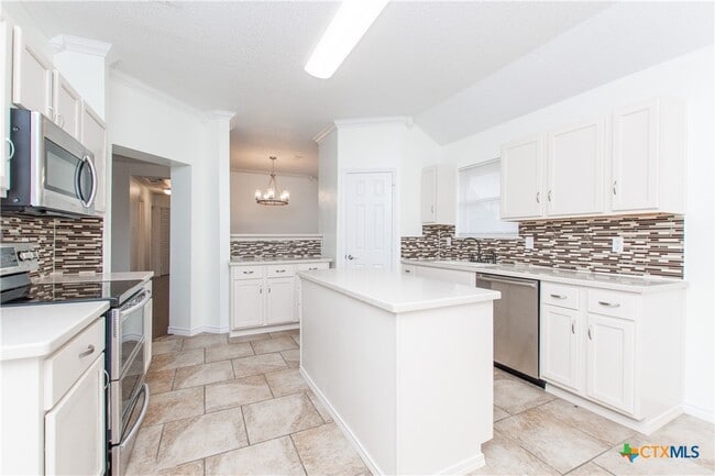 Building Photo - 1802 Lava Ln