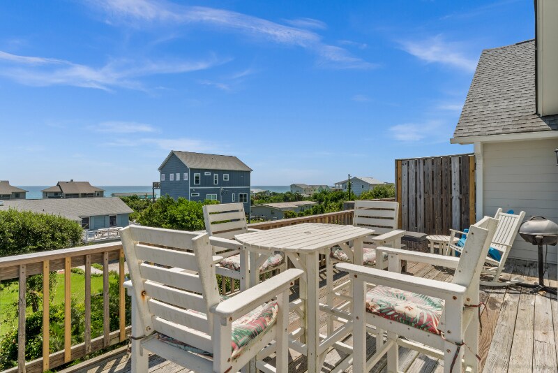 Building Photo - 5207 Emerald Dr