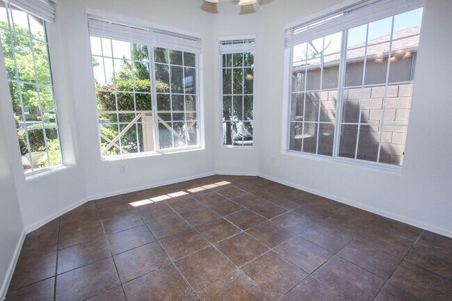Building Photo - 3 bed 2 bath Pronghorn Ranch Home