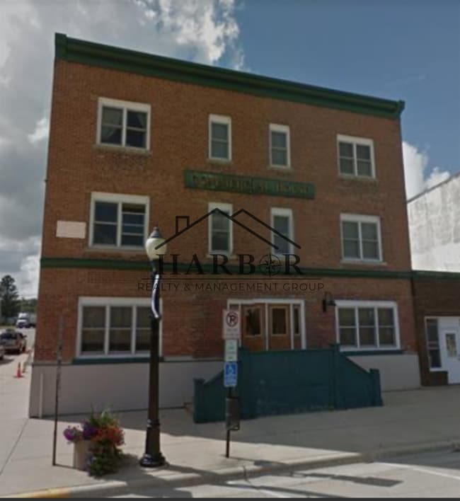 Building Photo - 146 S Broadway Ave