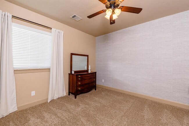 Building Photo - 63 Sagamore Ridge Pl