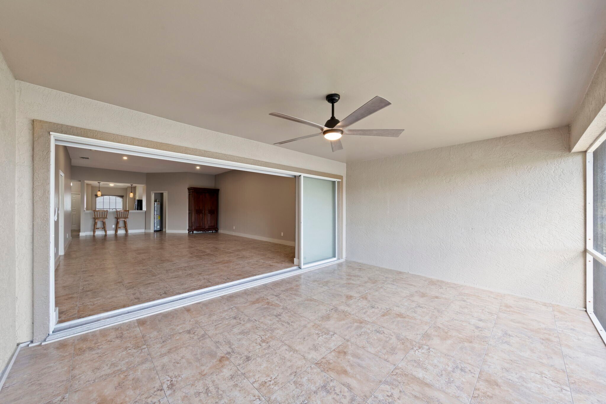 Building Photo - 409 SW 47th Ter