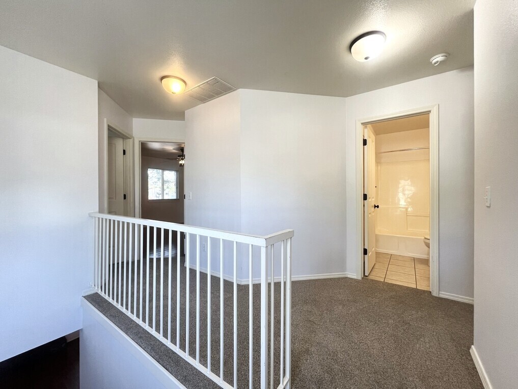 Building Photo - 5851 N Cobbler Ln