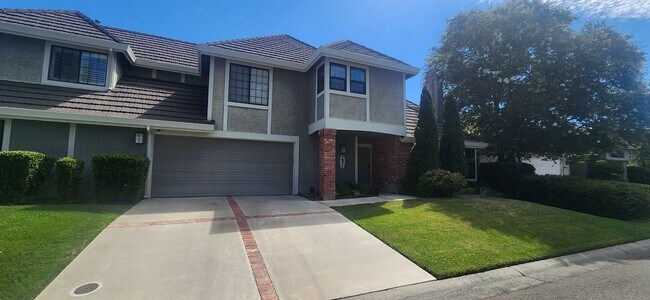 Building Photo - Beautiful 3 Bedroom Home in Desirable Rive...