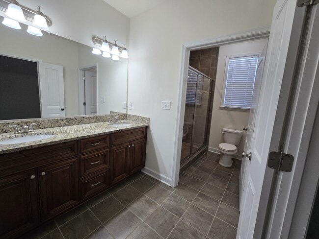 Building Photo - 4724 Bruce St