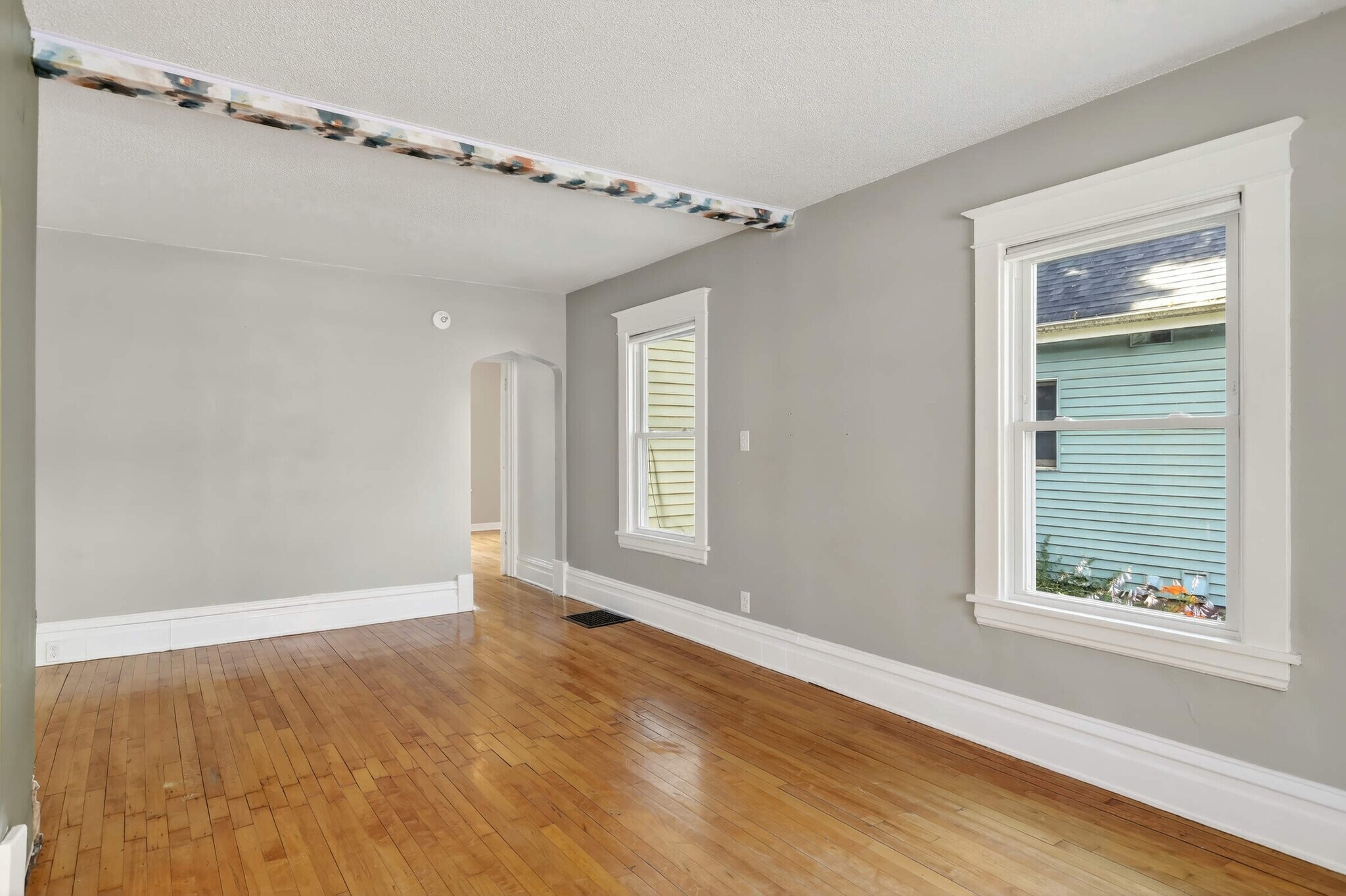 Building Photo - 2611 E 38th St