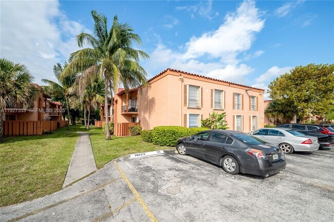 Building Photo - 7160 Fairway Dr