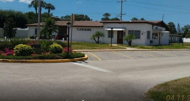 Building Photo - 205 52nd Ave Dr W