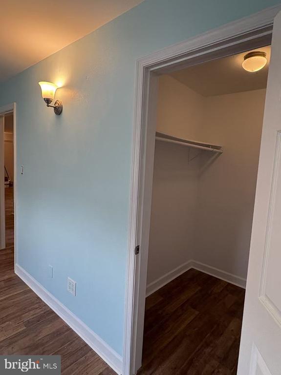 Building Photo - 1001 Marcy Ave