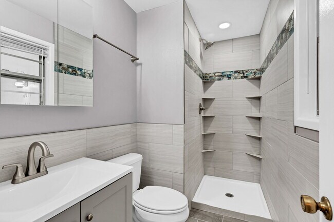 Building Photo - 1306 Brookfield Ln