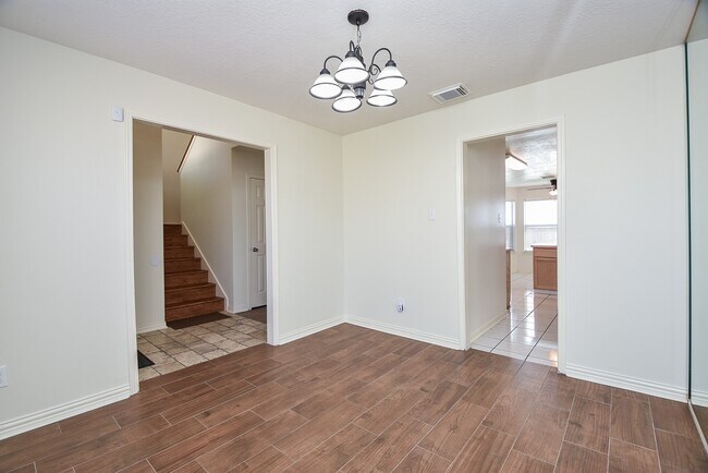 Building Photo - 4026 Almond Lake Dr