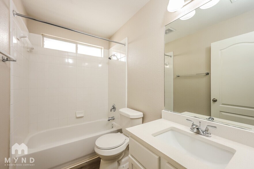 Building Photo - 10210 Briar Rose