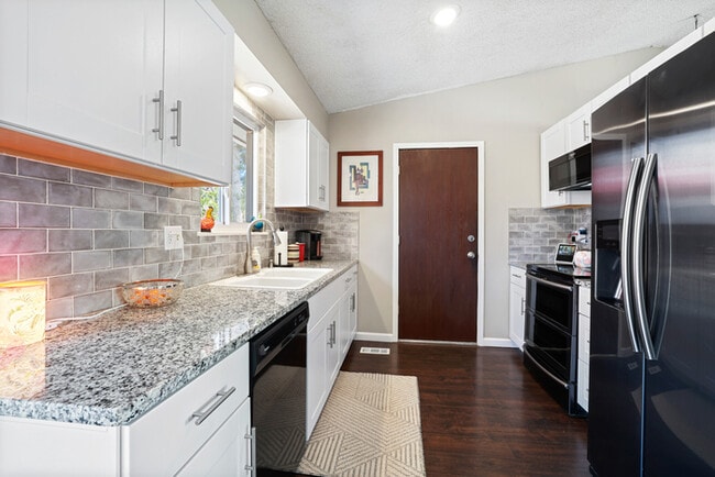 Building Photo - 4806 Turquoise Circle Colorado Springs, CO...