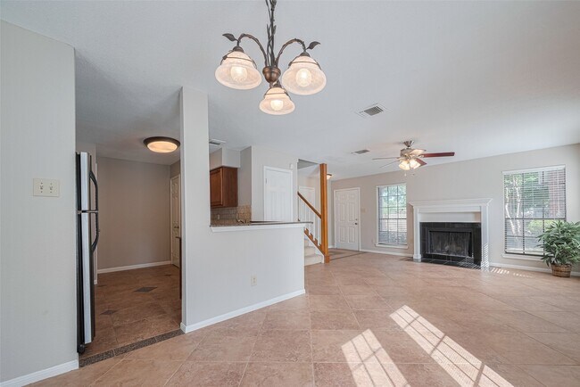 Building Photo - 2211 S Kirkwood Rd